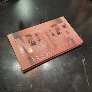 Huda Beauty New Nude Pallet
